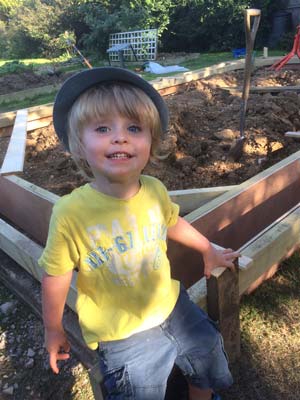 Jax helping with shuttering